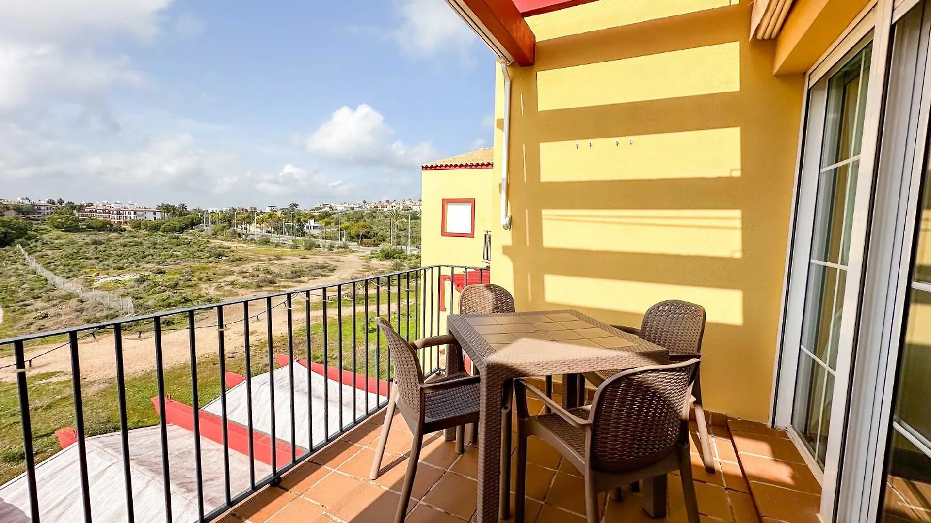 La Guardiana Bright, Modern Apartment Gua001 location